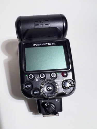 Nikon speedlight 910 - speedlight, af