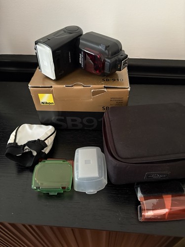 Nikon 910 speedlight flash - nikon,